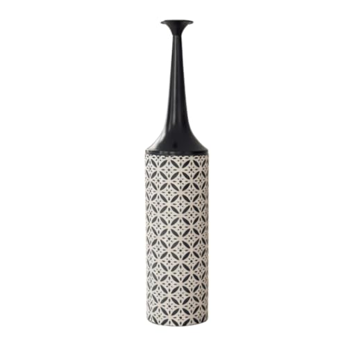 Leewadee Large Floor Vase 26 inches Metal for Pampas Grass, Dried Flowers - color: Black, White