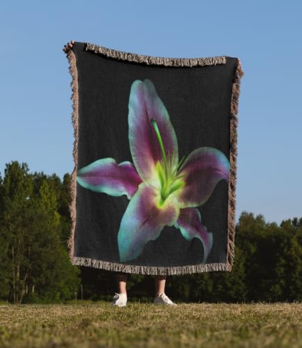 3dRose A Stargazer Lily Against Black Background, Light Painted. Woven Blanket