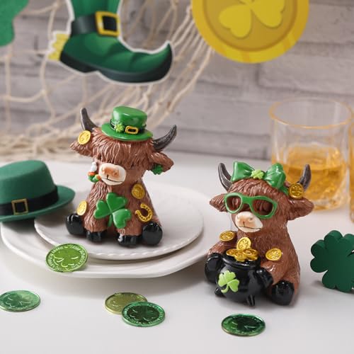 Karenhi 2 Pcs Highland Cow Figurines, Shamrock St Patricks Day Decor - style: Shamrocks