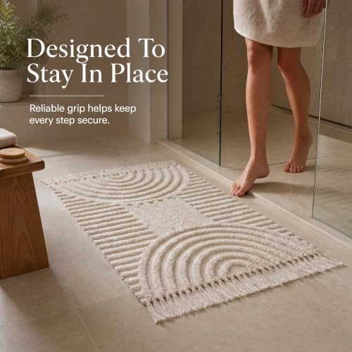 Beautiful Boho Rug with Tassels for Bathroom - Soft 2x3 ft Cotton - color: Cream, size: 2' x 3' (Rectangular)