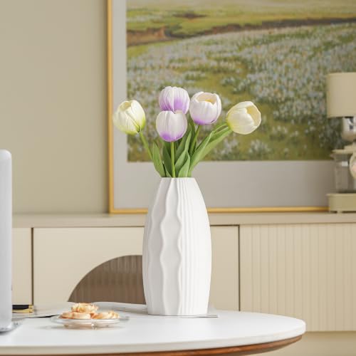 Flower Vase White Ceramic, Small Modern Wavy Ribbed Textured Vase for Pampas Grass, Farmhouse Tabletop Centerpiece Decor for Living Room Bedroom Kitchen Shelf
