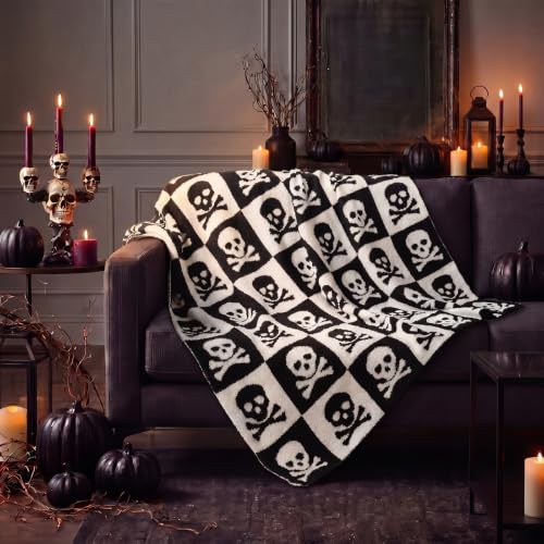 Halloween Goth Skull Blanket, Gothic Knit Throw Blanket 50 x 60 - color: Black and White, style: Halloween Skull