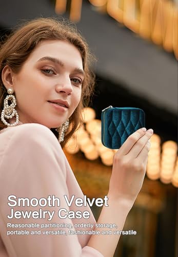Travel Jewelry Box, Small Velvet Jewelry Organizer for Women - color: Green