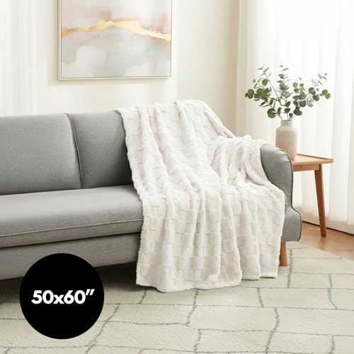 Americanflat 50x60 Jacquard Fleece Throw Blanket - Soft and Breathable Throw Blanket for Couch, Bed, Chair - Fleece Blankets Perfect for Home, Bedroom, or Outdoor Use - Checkered Design in Cream - color: Cream, size: 50x60, style: Checkered