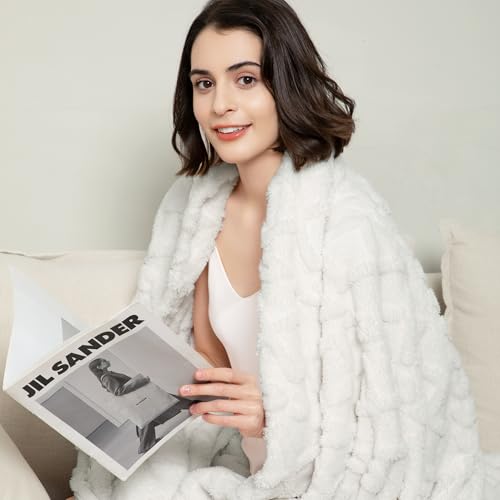 Aganear Fleece Throw Blanket for Couch Sofar 50"x60" White - color: White, size: Throw(50×60in)