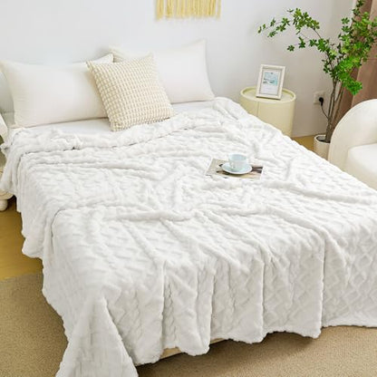Aganear Fleece Throw Blanket for Bed Couch 90"x108" White - color: White, size: King(108×90in)