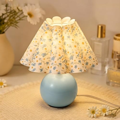 Blue Ceramic Small Table Lamp for Small Space, Cute Bedside Lamps Nightstand Mini Lamps, Scalloped Shade Lamp for Kitchen Counter, Bookshelf, Kids Dorm - color: Blue