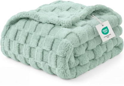 Utopia Bedding Plush Checkered Fleece Blanket Sage Green King, 90x102 Inch - color: Sage Green, size: King