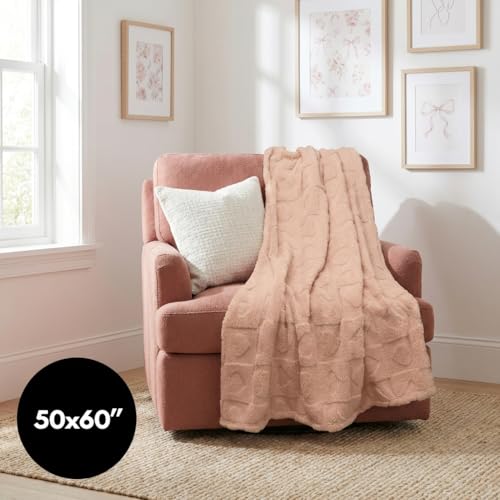 Americanflat 50x60 Jacquard Fleece Throw Blanket - Soft and Breathable Throw Blanket for Couch, Bed, Chair - Fleece Blankets Perfect for Home, Bedroom, or Outdoor Use - Heart Design in Cream - color: Cream, size: 50x60, style: Heart