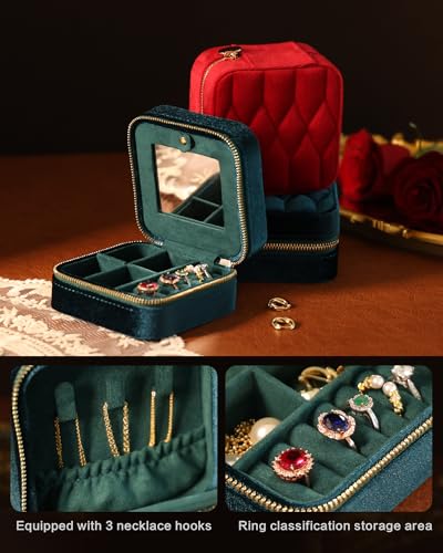 Travel Jewelry Box, Small Velvet Jewelry Organizer for Women - color: Green