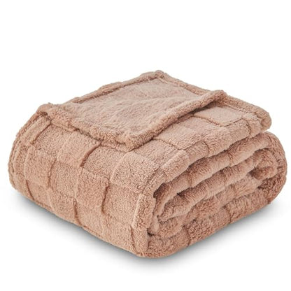 NEWCOSPLAY 3D Checkered Flannel King Blanket, Taupe Checkered, 90"x110" - color: Taupe Checkered, size: King(90"x110")