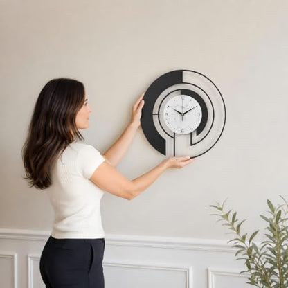 18-Inch Modern Black Metal Wall Clock, Marble Patterned Glass Dial - color: Black