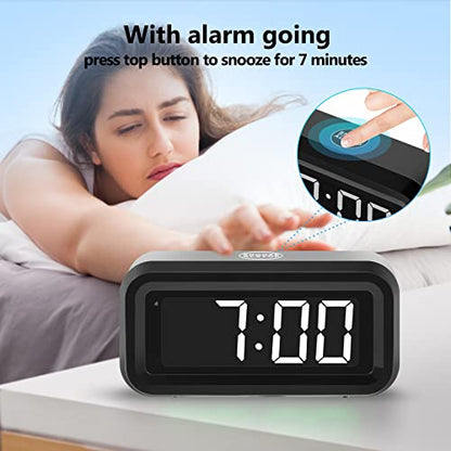 Digital Alarm Clock Battery Operated with LED Display for Bedrooms, Long Battery Life for 12 Months, 3 Brightness Adjustable, 12/24 Hour, Snooze, Black Case with White Digits - color: Black-white