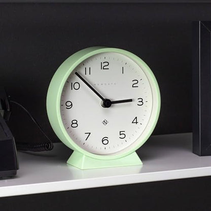 NEWGATE® M Mantel 에코 책상 시계 | 모던 라운드 디자인 | 네오 민트 그린 - color: 네오 민트