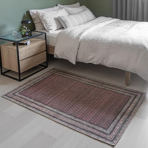 Rusty Rhythm 4' x 6' Burgandy Accent Rug - Persian-inspired design - size: 4' x 6' (Rectangular)