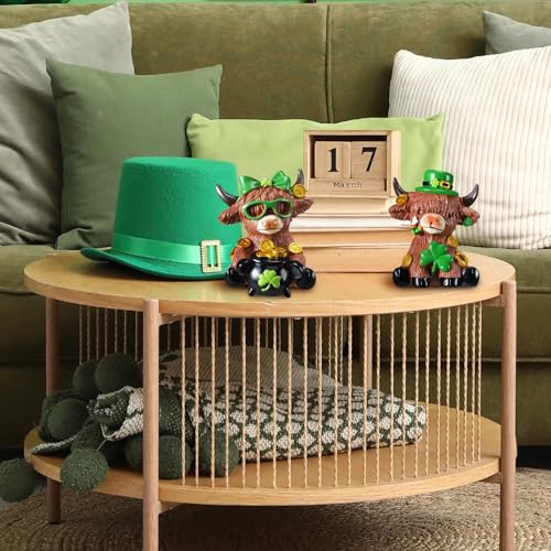 Karenhi 2 Pcs Highland Cow Figurines, Shamrock St Patricks Day Decor - style: Shamrocks