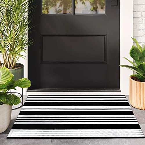 LEEVAN 2.3'X3.6' Black and White Striped Woven Reversible Outdoor Rug - color: Black Strip, size: 2'3" x 3'6"