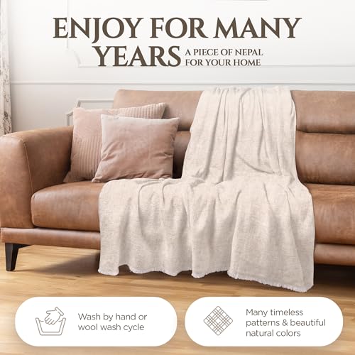 Cashmere Blanket – Hand Woven 100% Cashmere Wool Throw Blanket, 135 x 270 cm – Plain Cozy, and Soft Blanket for Bed, Sofa, or Couch - Made in Nepal - color: White Grey