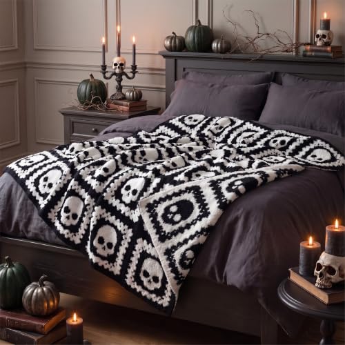 Halloween Halloween Gothic Skull Blanket Reversible Goth Knit Throw Blanket - color: Black and White, style: Halloween Ghost Blanket