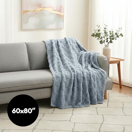 Americanflat 60x80 Jacquard Fleece Throw Blanket - Soft and Breathable Throw Blanket for Couch, Bed, Chair - Fleece Blankets Perfect for Home, Bedroom, or Outdoor Use - Checkered Design in Gray - color: Gray, size: 60x80, style: Checkered