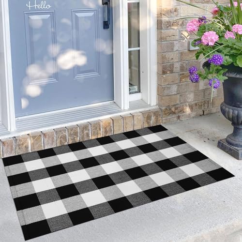 KILOCOCO Buffalo Plaid Checkered Rug 27.5x43 in Black White Front Door Rug - color: Black and White, size: 2'4" x 3'7" (Rectangular)