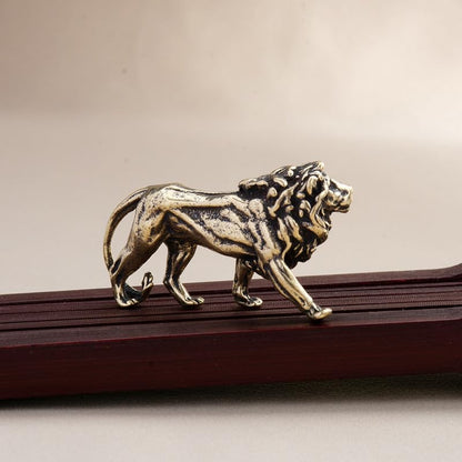 2Pcs Brass Lion Statue Decor, Retro Mini Copper Lion Statue Home Decoration for Living Room and Desk, Outdoor Pond Garden Lawn Decor Landscaping, Landscape Animal Statue