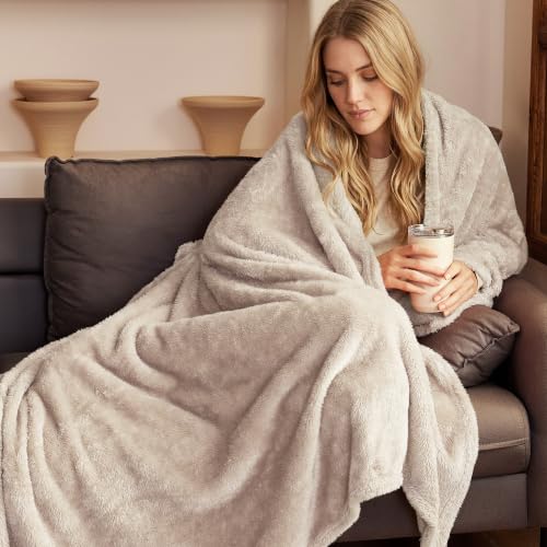 Exclusivo Mezcla Fuzzy Large Fleece Throw Blanket for Couch, Camel - color: Camel, size: 50x70 IN