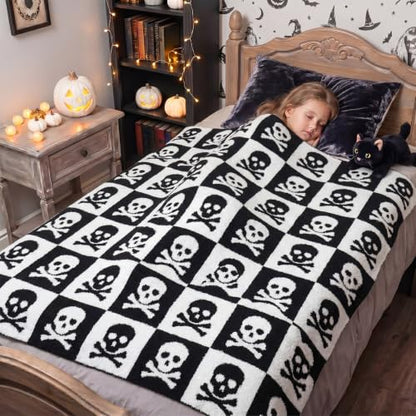 Halloween Goth Skull Blanket, Gothic Knit Throw Blanket 50 x 60 - color: Black and White, style: Halloween Skull