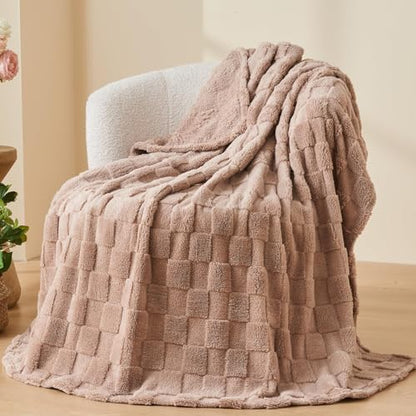 NEWCOSPLAY 3D Checkered Flannel King Blanket, Taupe Checkered, 90"x110" - color: Taupe Checkered, size: King(90"x110")