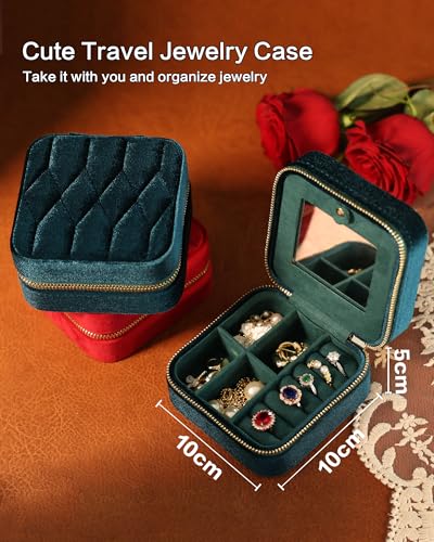 Travel Jewelry Box, Small Velvet Jewelry Organizer for Women - color: Green