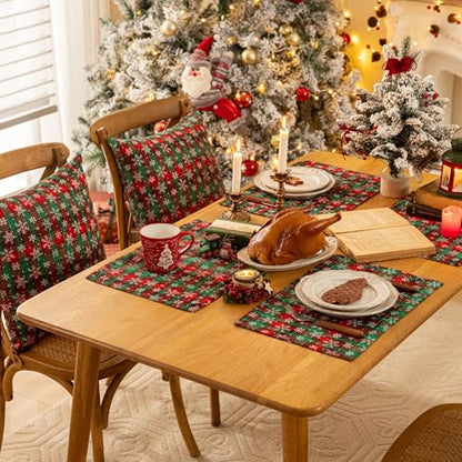 AQOTHES Christmas Plaid Placemats Set of 4 Big Snowflake 12x18 Table Decor - color: Green Big Plaid Snowflake
