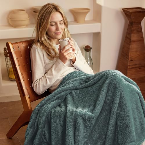 Exclusivo Mezcla Fuzzy Large Fleece Throw Blanket for Couch, Celadon - color: Celadon, size: 50x70 IN