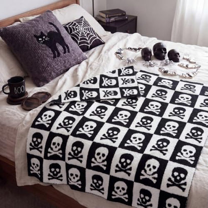 Halloween Goth Skull Blanket, Gothic Knit Throw Blanket 50 x 60 - color: Black and White, style: Halloween Skull