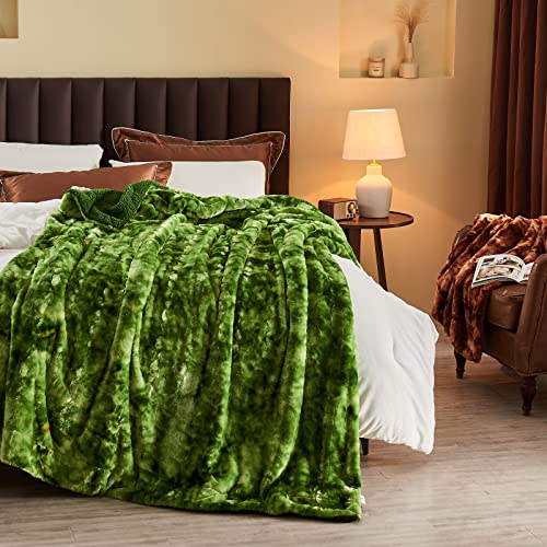 NEWCOSPLAY Faux Fur Sherpa Throw Blanket for Couch, Green, 40"x50" - color: Green, size: Throw(40"x50")