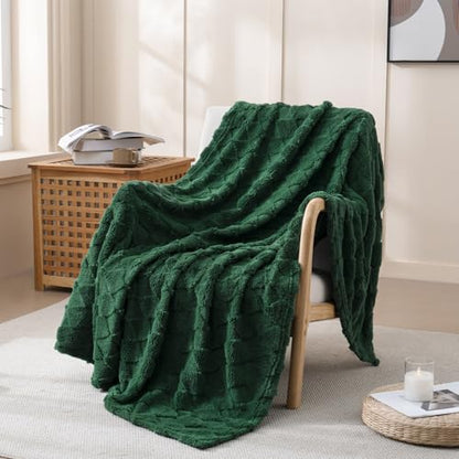 Green Fleece Throw Blanket for Couch Sofa 60”x80” with Diamond Checkered - color: Green, size: Twin(60"x80")
