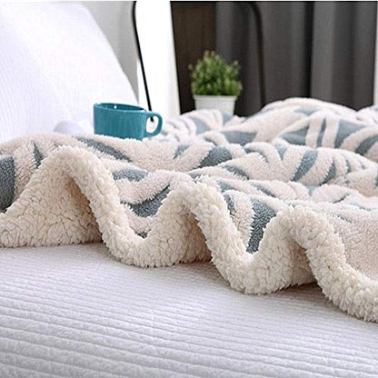 UKELER Green Flannel Sherpa Throws 60'' x 50'' New Blanket Ultra Plush Lightweight Throw Blanket Luxury Soft Warm Fuzzy Blanket Throws for Bed/Couch/Sofa/Office/Camping - color: C-green, size: 50''x60''