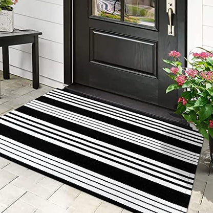 LEEVAN 2.3'X3.6' Black and White Striped Woven Reversible Outdoor Rug - color: Black Strip, size: 2'3" x 3'6"