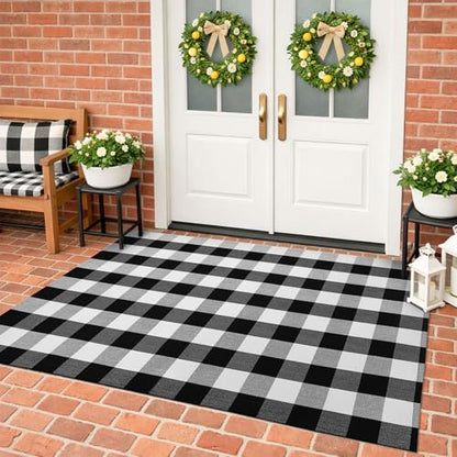 KILOCOCO Buffalo Plaid Checkered Rug 4x6 ft Black White Front Door Rug - color: Black and White, size: 4' x 6' (Rectangular)