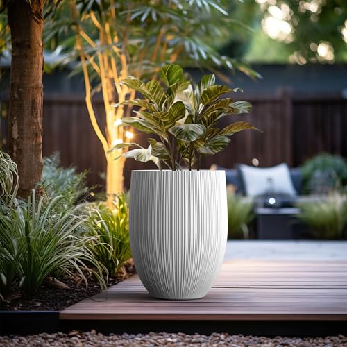 Kante Large Round Bullet White Concrete Planter 21.7" Tall, Outdoor - color: White, size: 21.7 Inch Tall