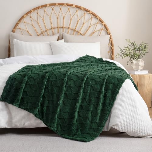 Green Fleece Throw Blanket for Couch Sofa 60”x80” with Diamond Checkered - color: Green, size: Twin(60"x80")