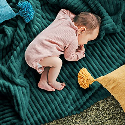 DISSA Fleece Blanket Queen Size – 71x80, Green - Soft, Plush, Fluffy, Fuzzy, Warm, Cozy – Perfect Throw for Couch, Bed, Sofa - with Pompom Fringe - Flannel Blanket - color: Green, size: 71x80"