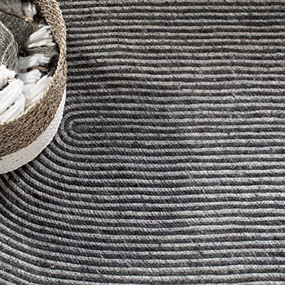 SAFAVIEH Braided Round Rug 4', Wool Grey & Black BRD904F - color: Grey/Black, size: 4' (Round)