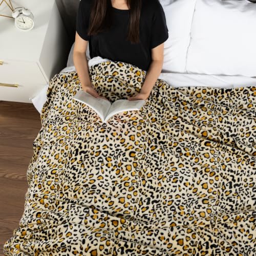 PAVILIA Cheetah Fleece Throw Blanket | Cheetah Leopard Animal Print Flannel Blanket | Soft Velvet Lightweight Microfiber Blanket for Couch Sofa | 50x60 Inches - color: Cheetah, size: 50 x 60 Inches - Throw